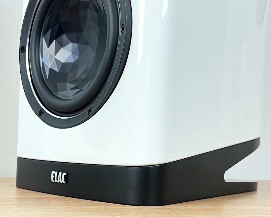 Tadellose Oberflächen des Elac Vela BS 404