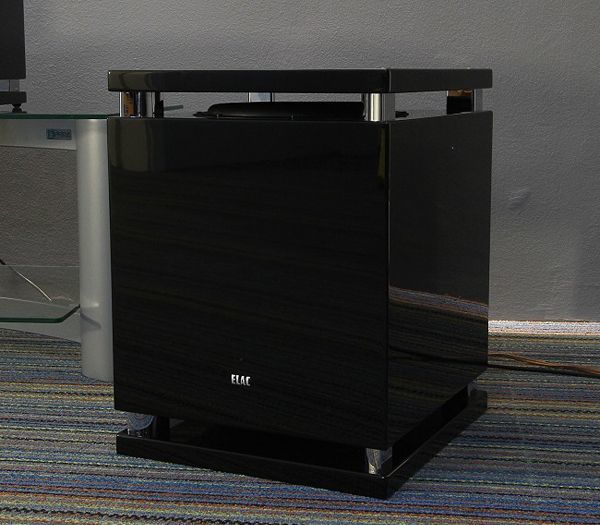 Elac Sub 2070 in Schwarz