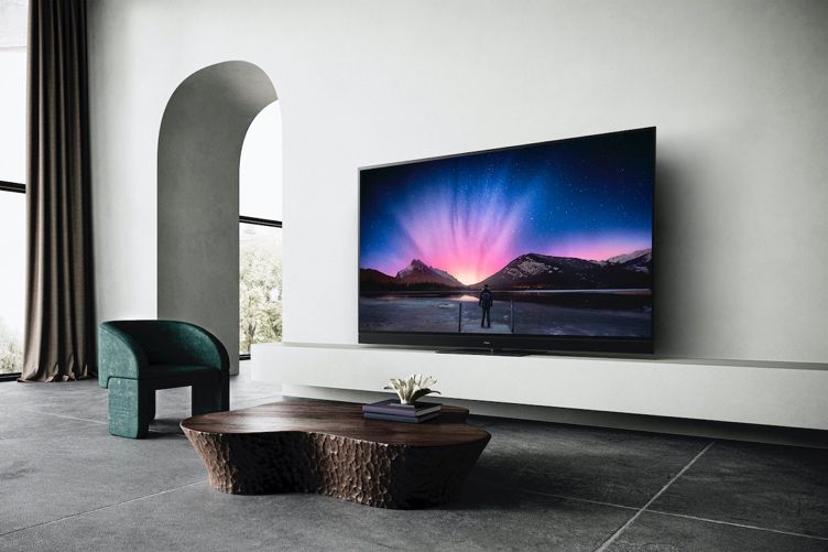 Panasonic OLED-TV JZW2004 - Lifestyleaufnahme