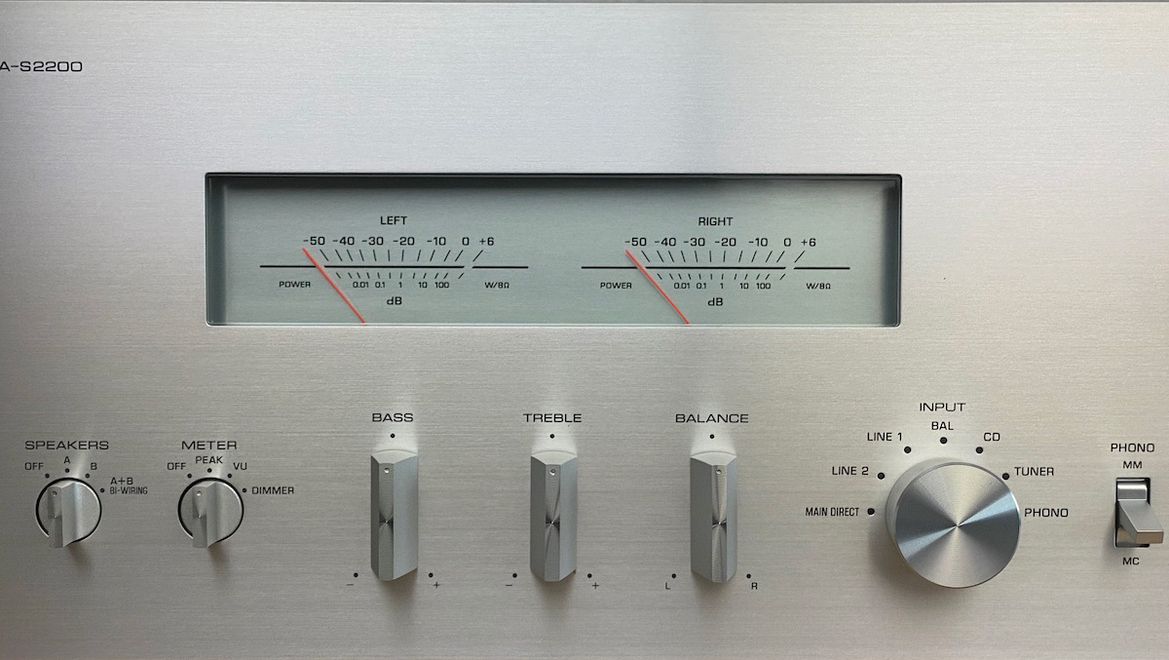 VU-Meter an der Front - Nostalgie pur