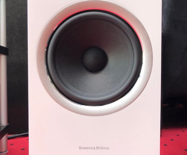 Tieftöner der Bowers &amp; Wilkins 702 S2