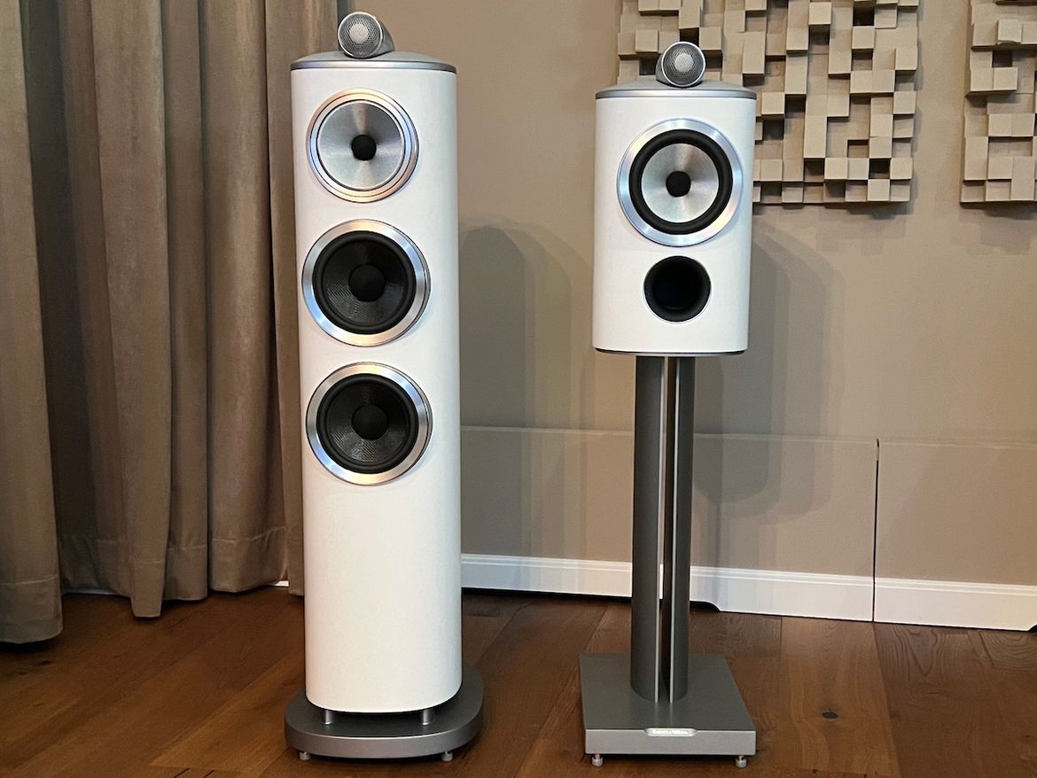 Bowers &amp; Wilkins 804 D4 und 805 D4 in Weiß