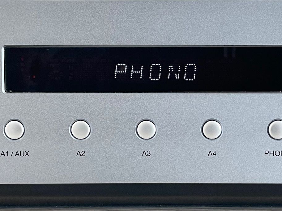 Cambridge Audio AX A35 - Display und Bedienelemente