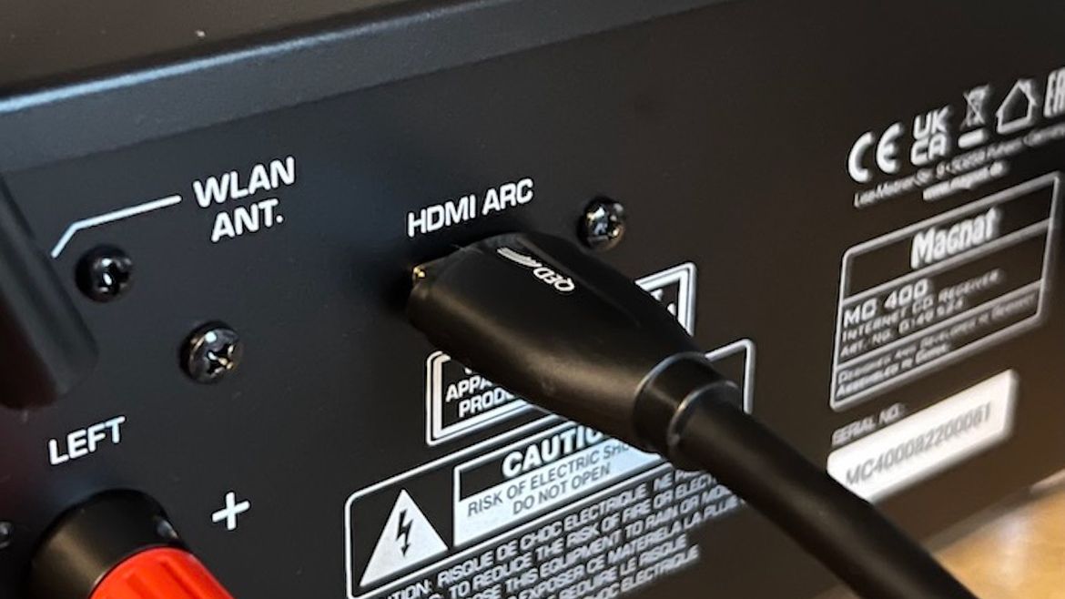 Magnat MC400 - HDMI-Slot