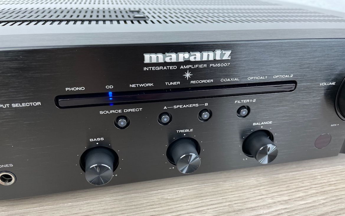 Marantz PM 6007 - Bedienelemente an der Front