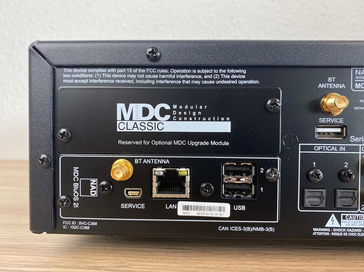 NAD BluOS-Modul vverbaut im NAD C368