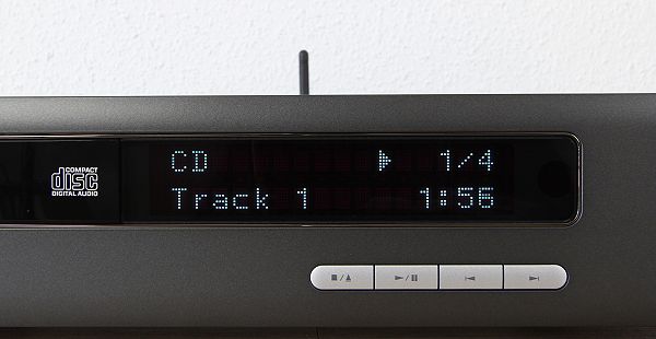 Display und Bedienelemente des SACD-Netzwerkplayers