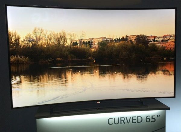 Curved Ultra-HD OLED