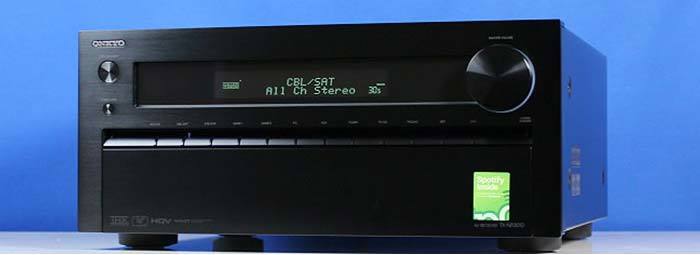 Onkyo TX-NR 3010 von vorne